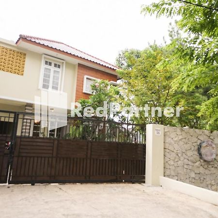 Hotel Fazza Syariah Mitra Reddoorz à Jakarta Extérieur photo