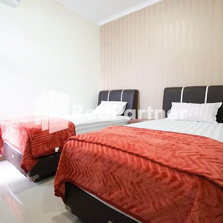 Hotel Fazza Syariah Mitra Reddoorz à Jakarta Extérieur photo