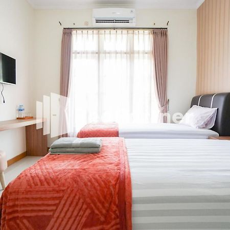 Hotel Fazza Syariah Mitra Reddoorz à Jakarta Extérieur photo