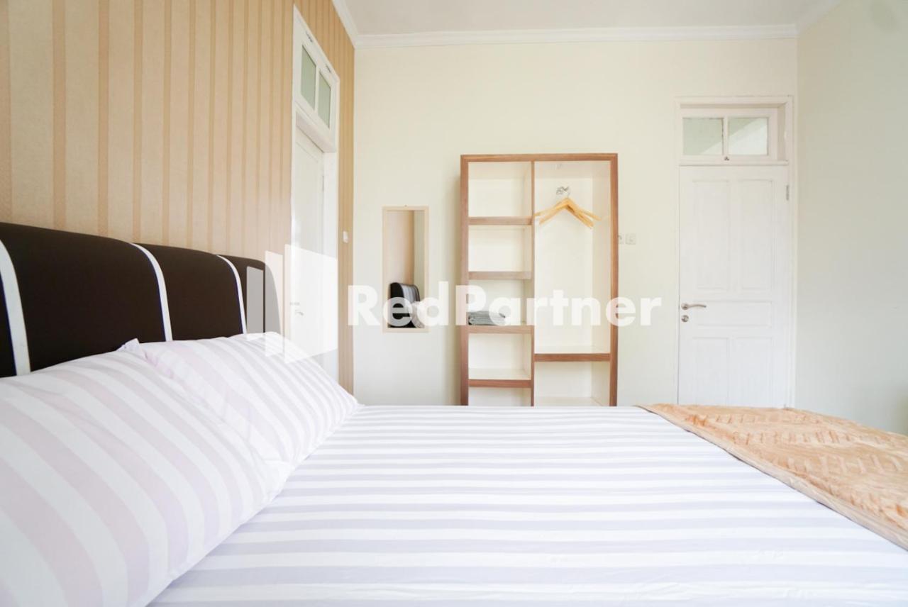 Hotel Fazza Syariah Mitra Reddoorz à Jakarta Extérieur photo