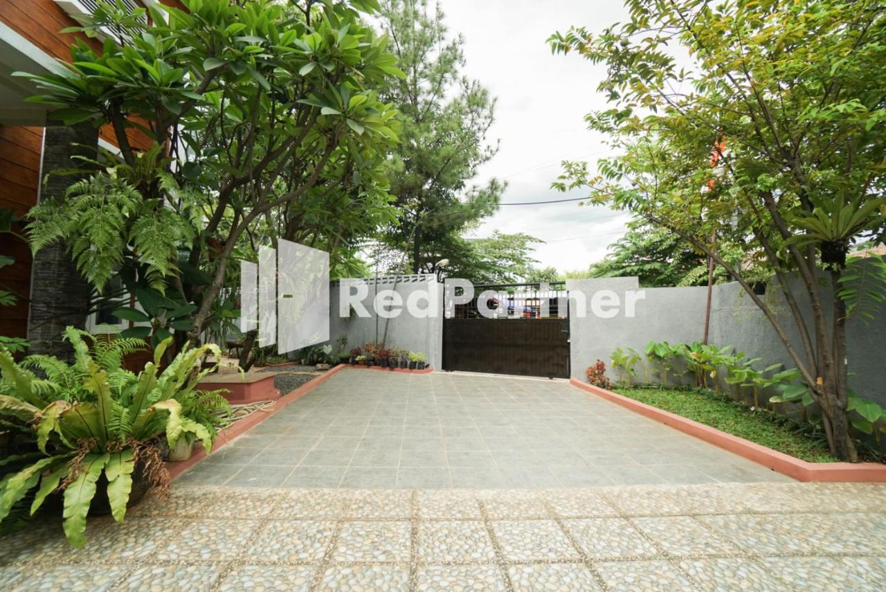 Hotel Fazza Syariah Mitra Reddoorz à Jakarta Extérieur photo