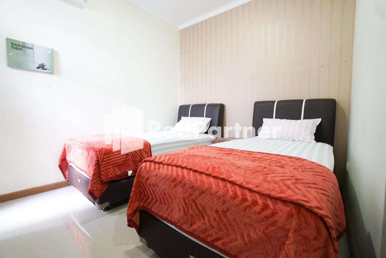 Hotel Fazza Syariah Mitra Reddoorz à Jakarta Extérieur photo