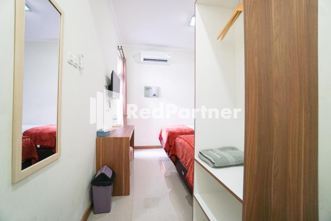Hotel Fazza Syariah Mitra Reddoorz à Jakarta Extérieur photo