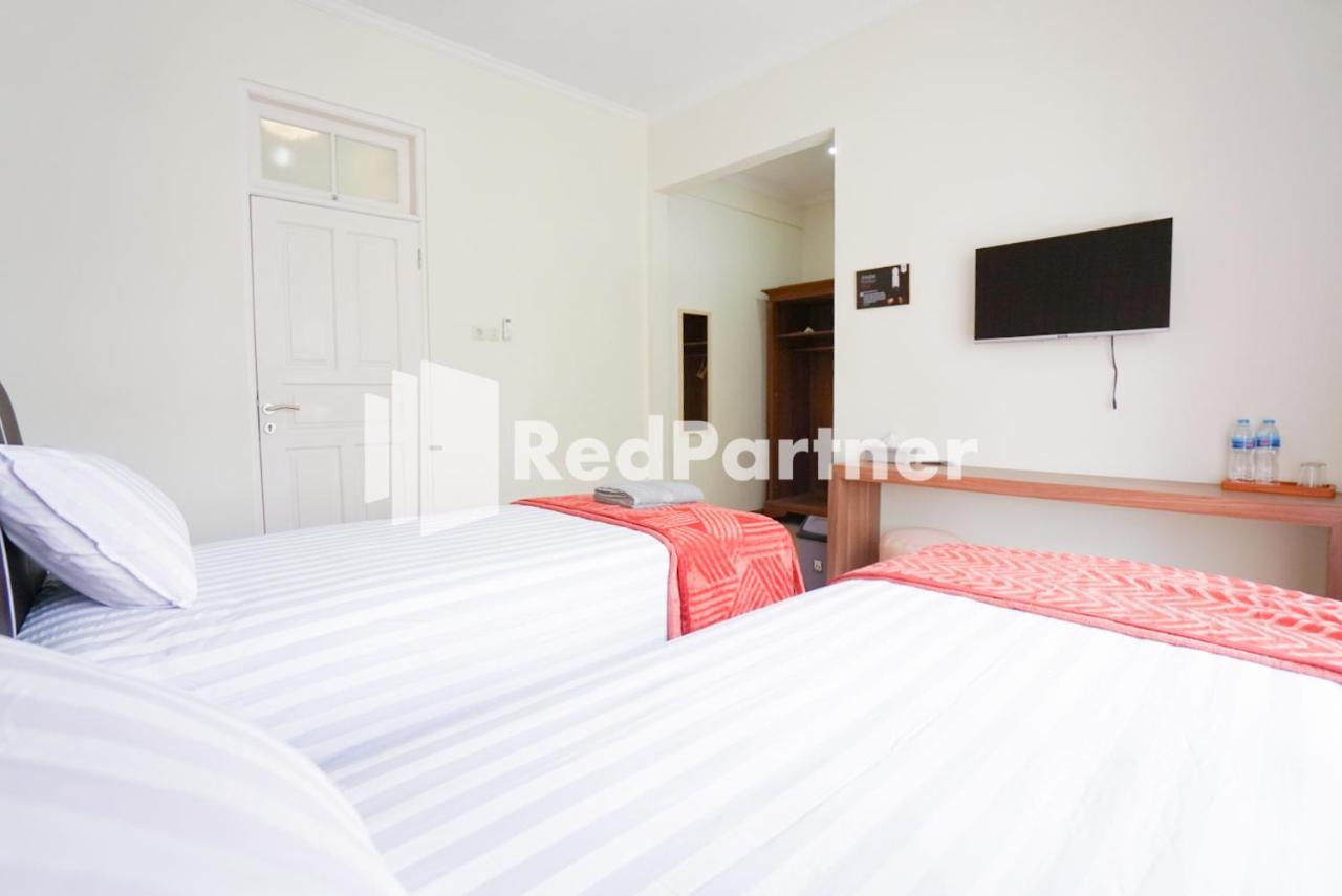 Hotel Fazza Syariah Mitra Reddoorz à Jakarta Extérieur photo