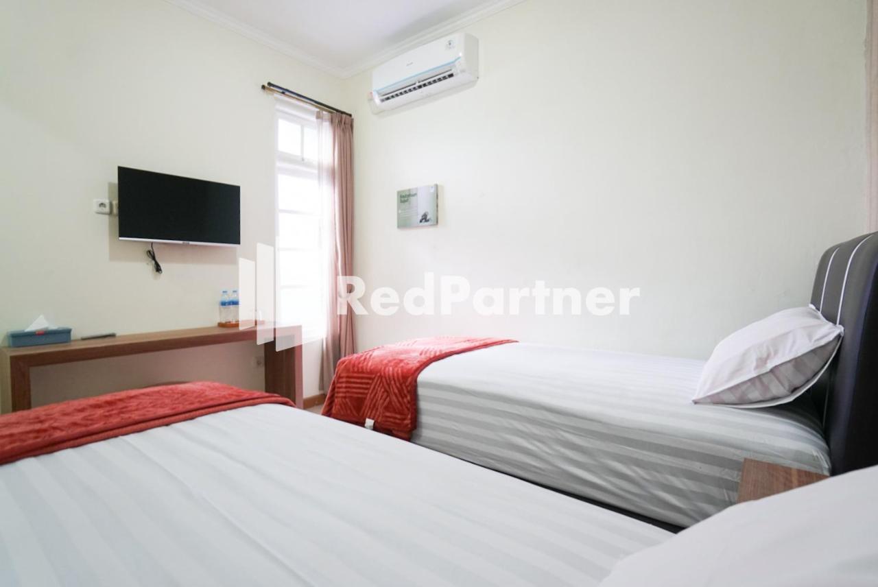 Hotel Fazza Syariah Mitra Reddoorz à Jakarta Extérieur photo