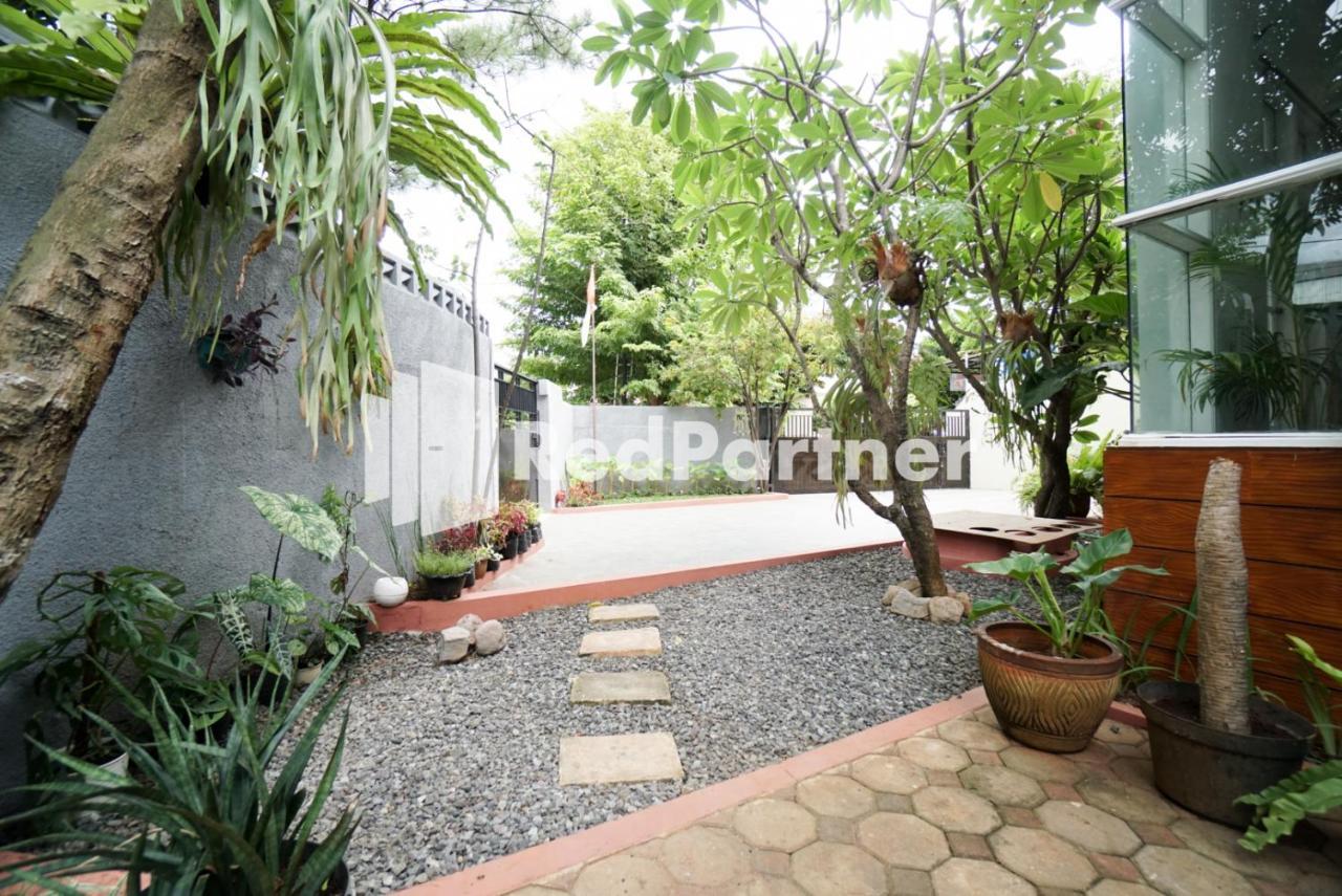 Hotel Fazza Syariah Mitra Reddoorz à Jakarta Extérieur photo