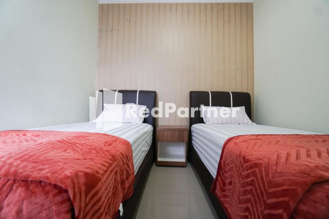 Hotel Fazza Syariah Mitra Reddoorz à Jakarta Extérieur photo