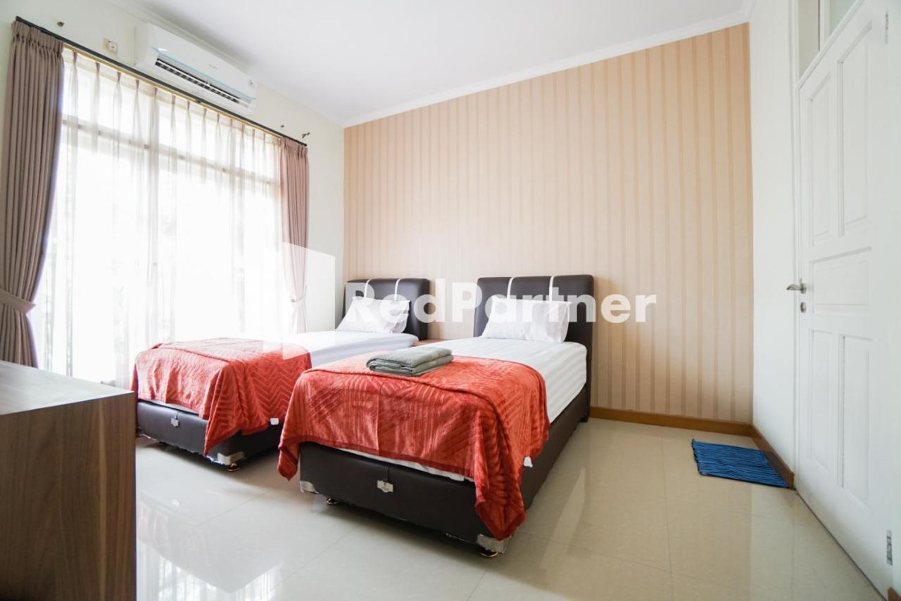 Hotel Fazza Syariah Mitra Reddoorz à Jakarta Extérieur photo