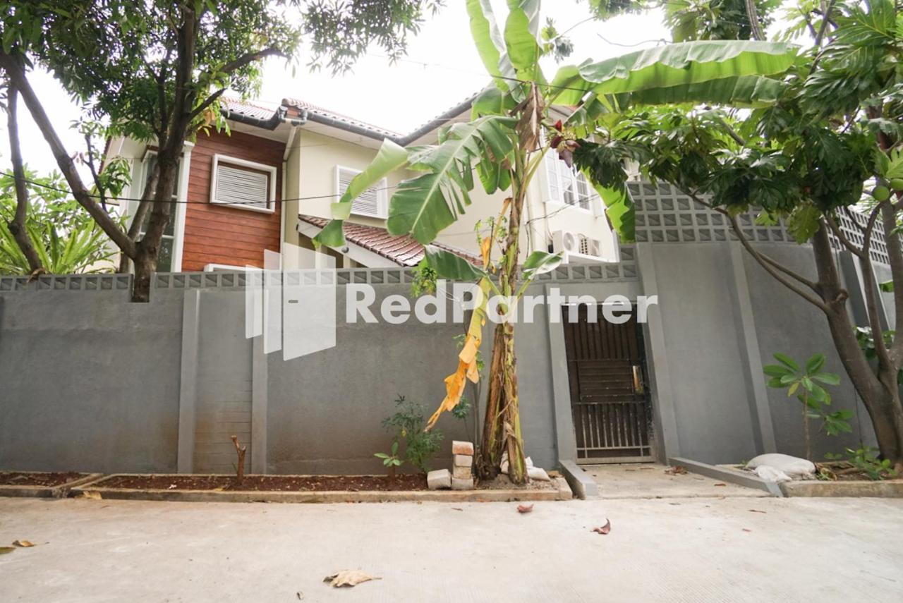 Hotel Fazza Syariah Mitra Reddoorz à Jakarta Extérieur photo