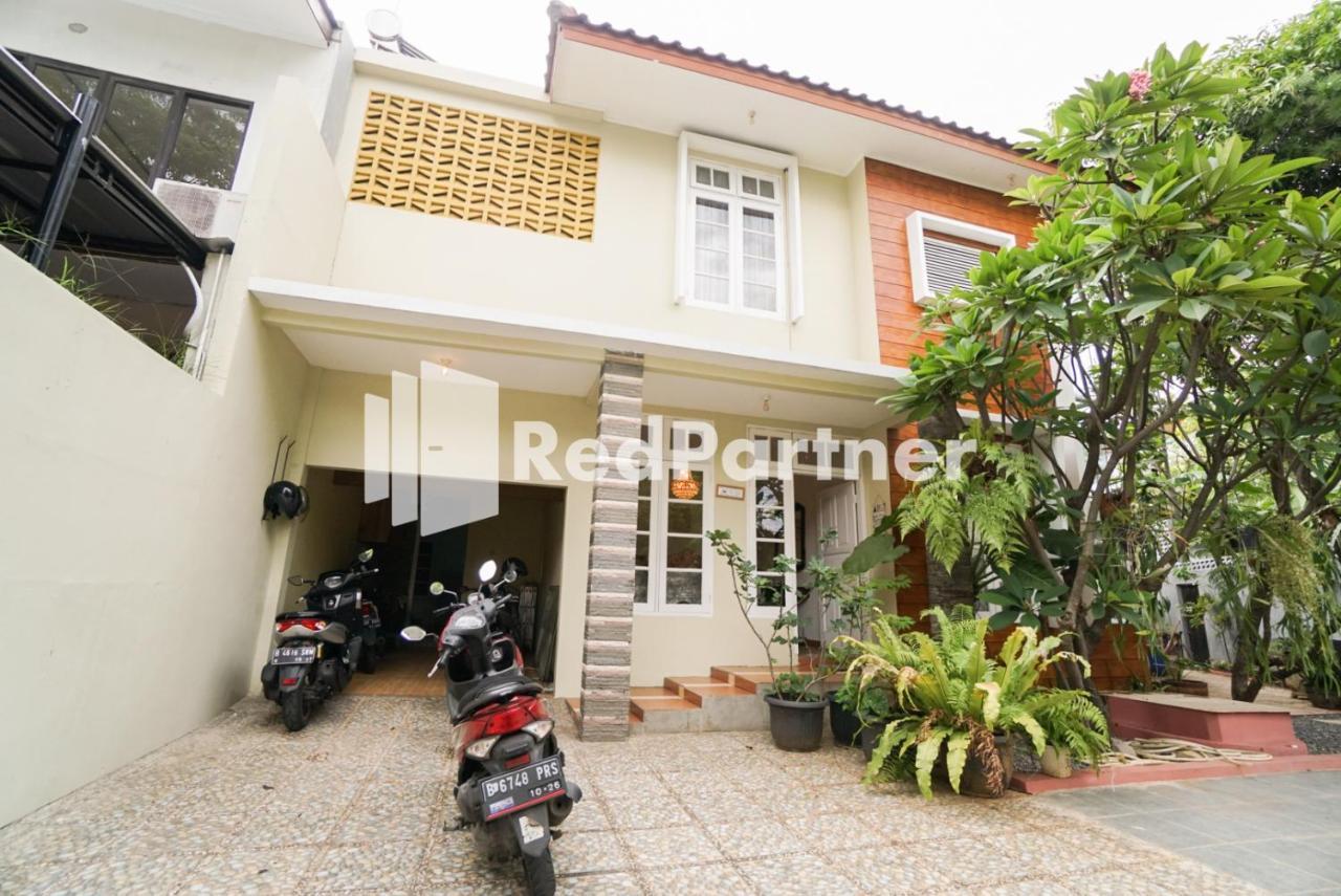 Hotel Fazza Syariah Mitra Reddoorz à Jakarta Extérieur photo