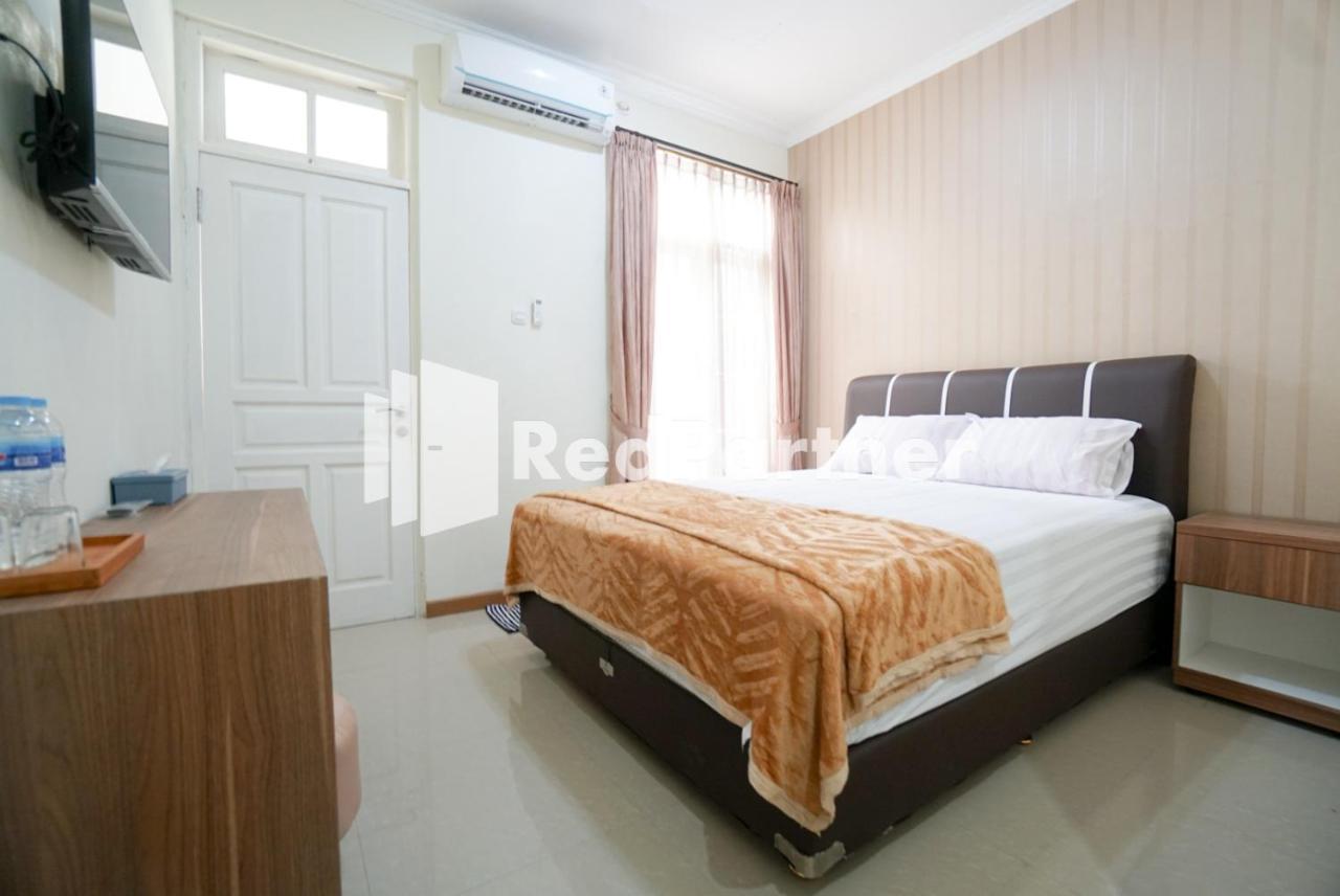 Hotel Fazza Syariah Mitra Reddoorz à Jakarta Extérieur photo