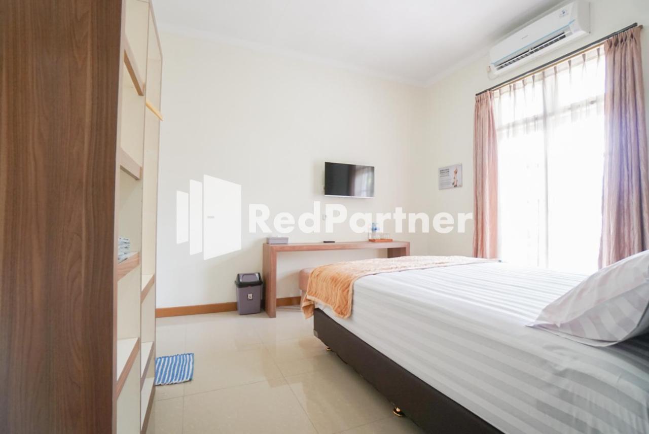 Hotel Fazza Syariah Mitra Reddoorz à Jakarta Extérieur photo
