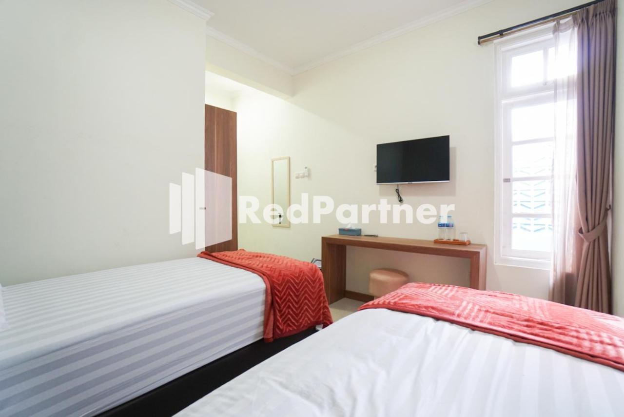 Hotel Fazza Syariah Mitra Reddoorz à Jakarta Extérieur photo