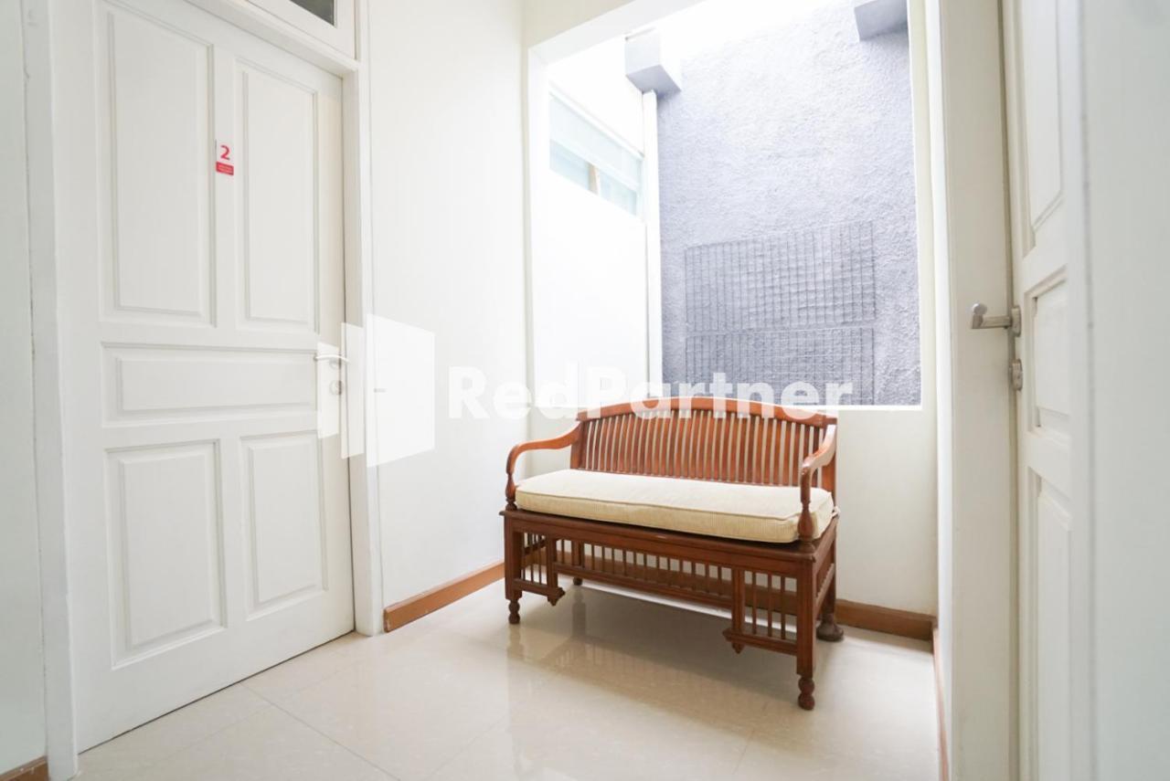 Hotel Fazza Syariah Mitra Reddoorz à Jakarta Extérieur photo
