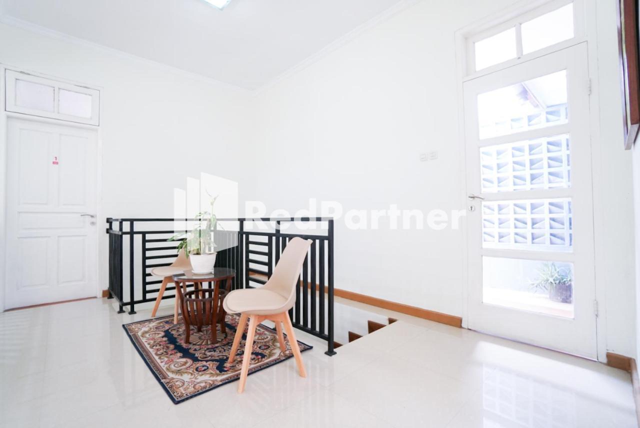 Hotel Fazza Syariah Mitra Reddoorz à Jakarta Extérieur photo