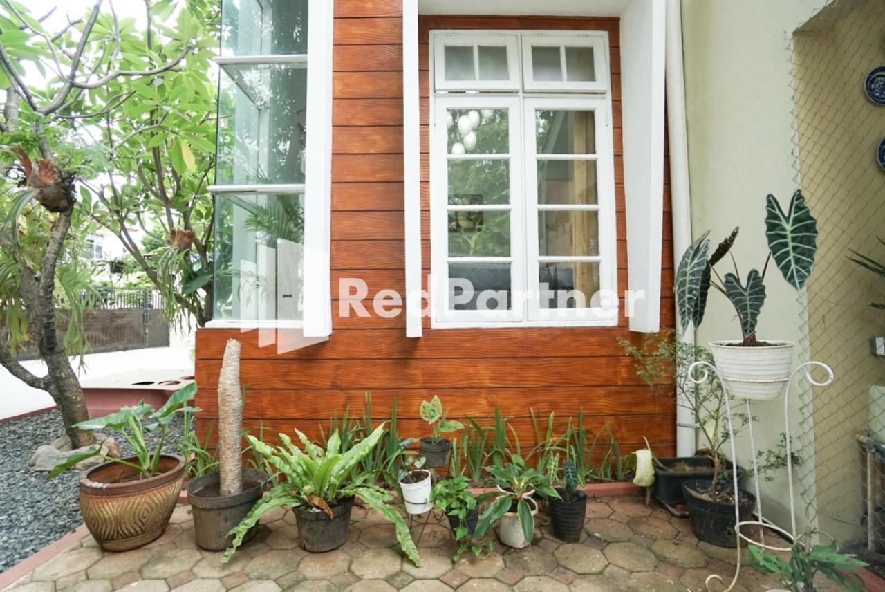 Hotel Fazza Syariah Mitra Reddoorz à Jakarta Extérieur photo
