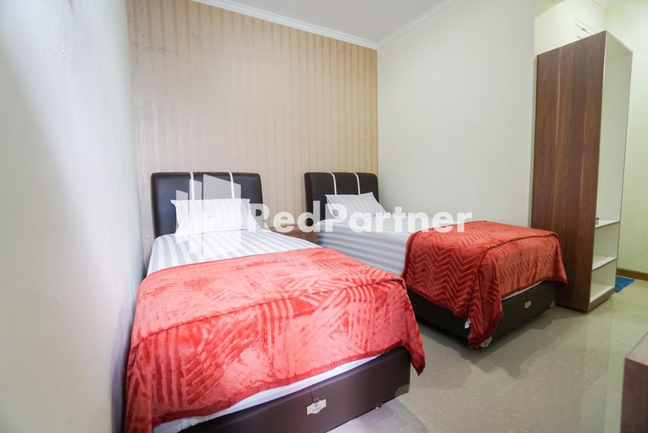 Hotel Fazza Syariah Mitra Reddoorz à Jakarta Extérieur photo