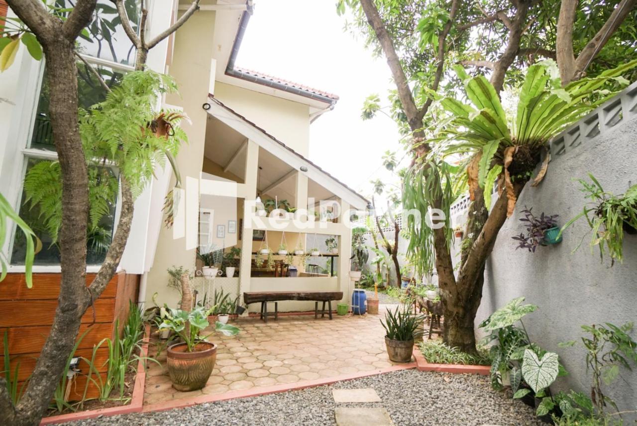 Hotel Fazza Syariah Mitra Reddoorz à Jakarta Extérieur photo