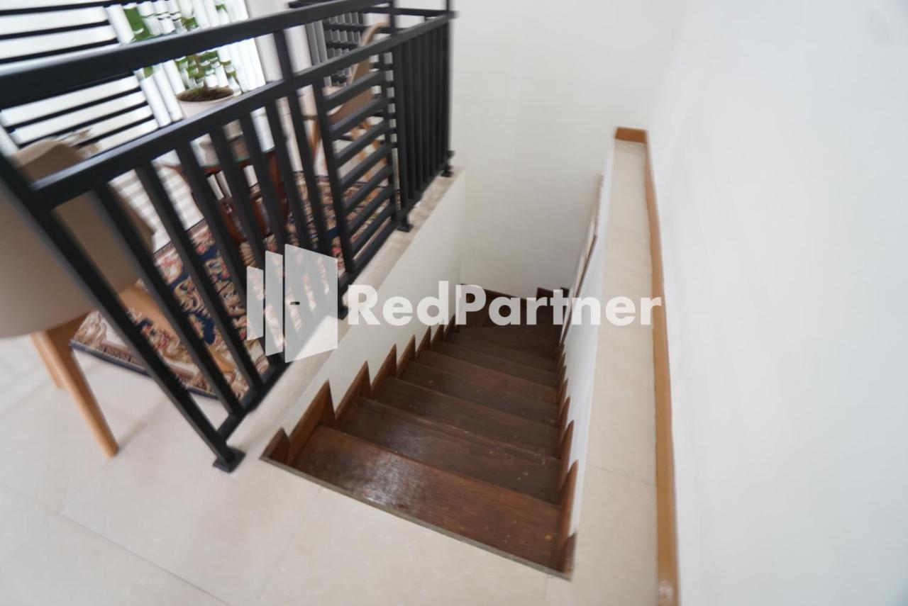 Hotel Fazza Syariah Mitra Reddoorz à Jakarta Extérieur photo